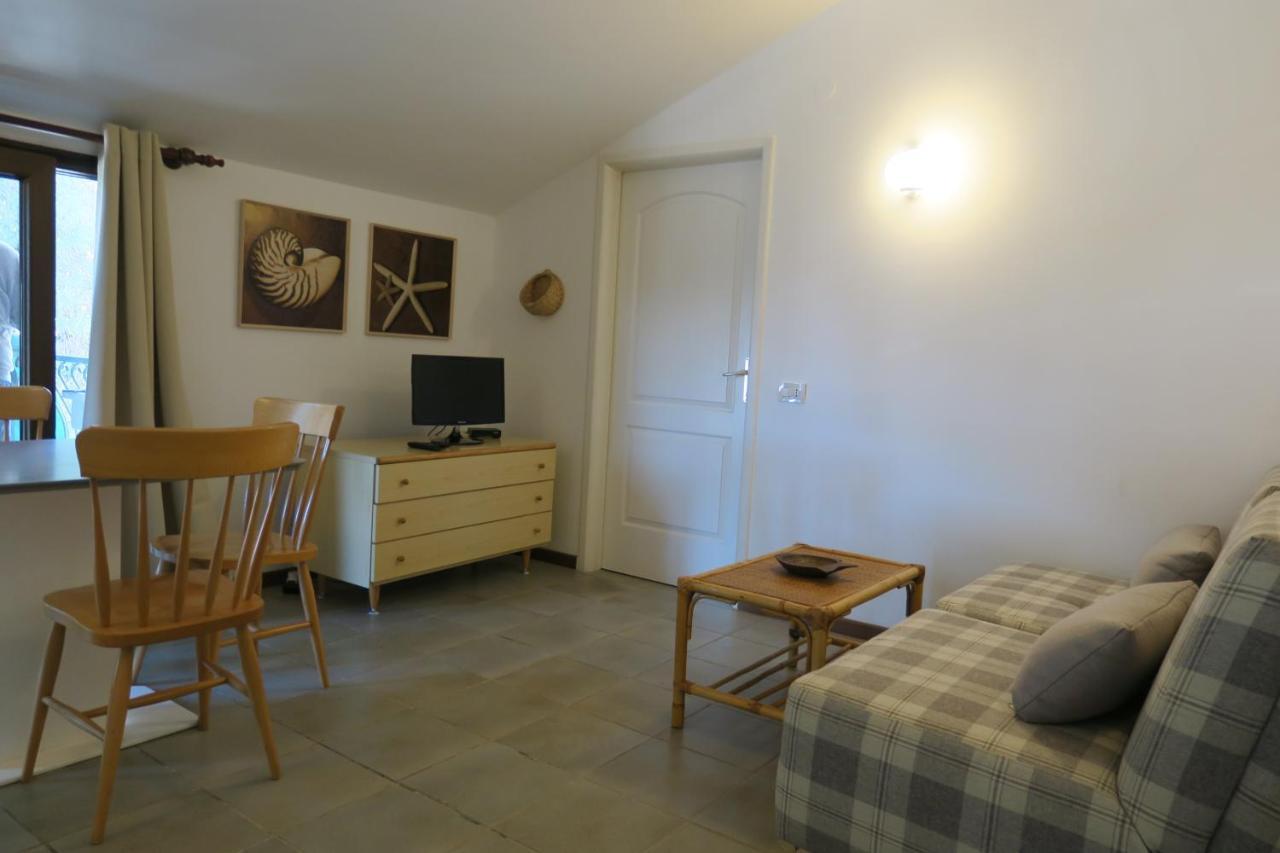 Apartman Number 9 Ровин Екстериор снимка