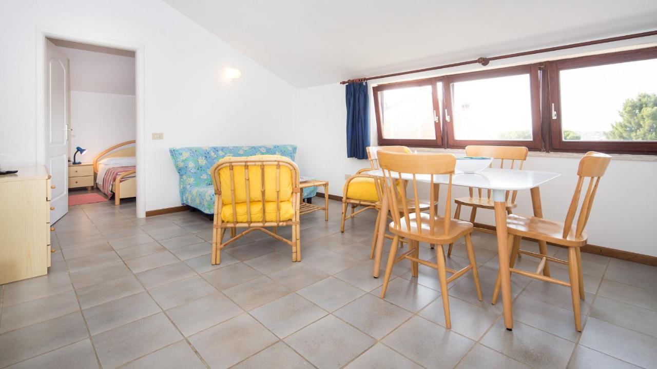 Apartman Number 9 Ровин Екстериор снимка