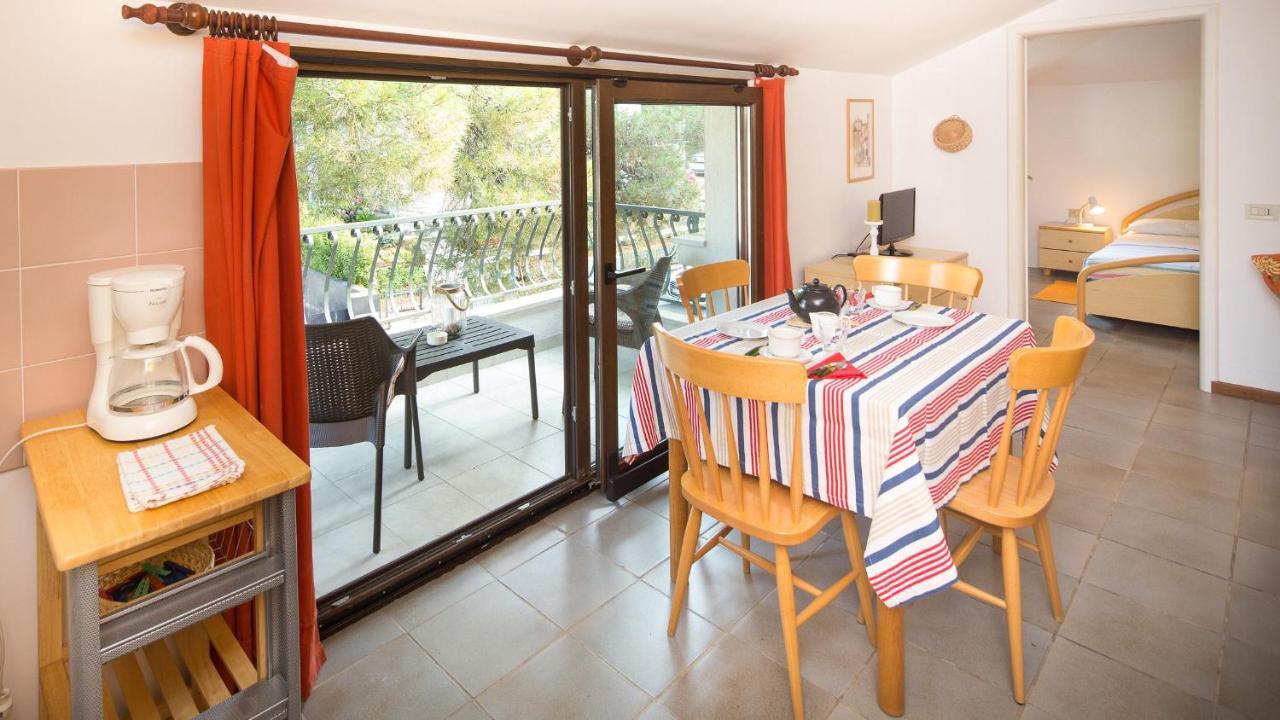 Apartman Number 9 Ровин Екстериор снимка