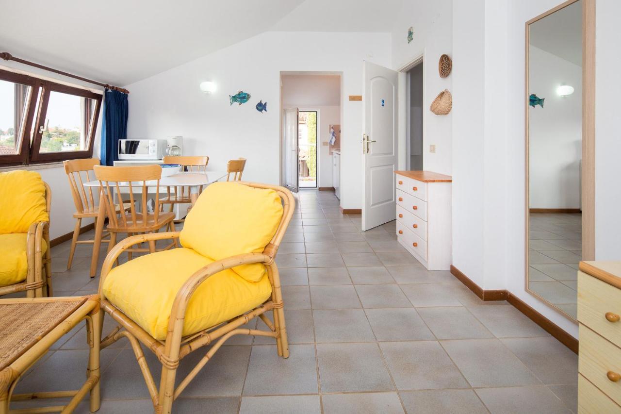 Apartman Number 9 Ровин Екстериор снимка