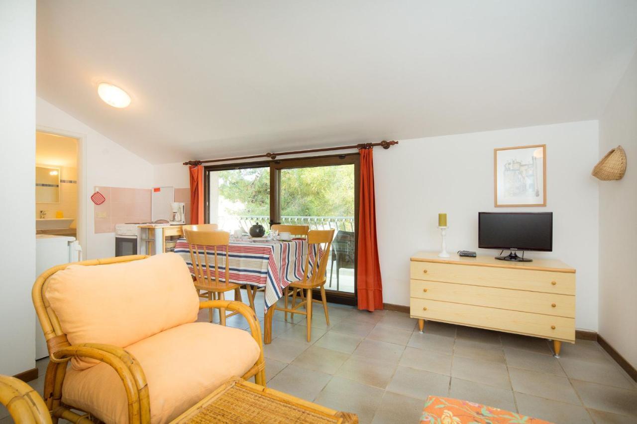Apartman Number 9 Ровин Екстериор снимка