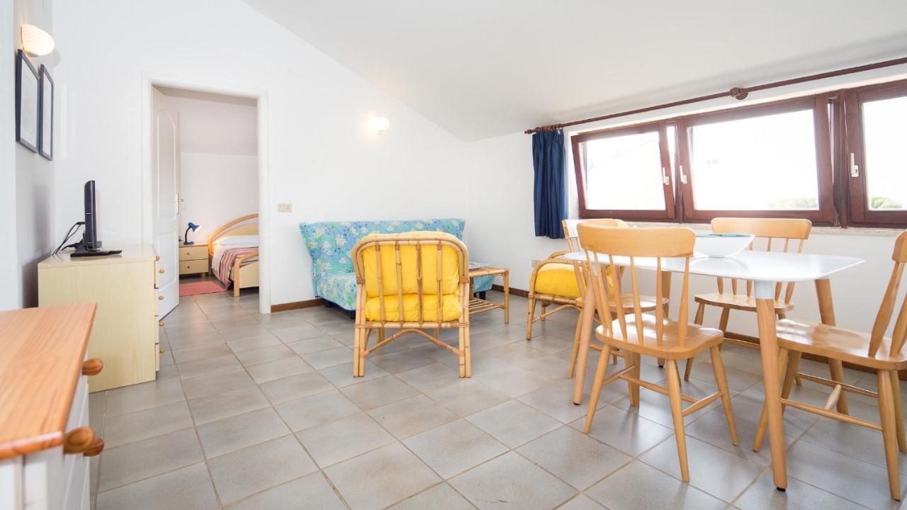 Apartman Number 9 Ровин Екстериор снимка